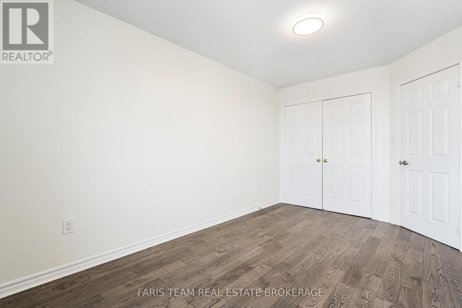 104 Stanley Street, Barrie, Ontario  L4M 6V5 - Photo 21 - S12808604