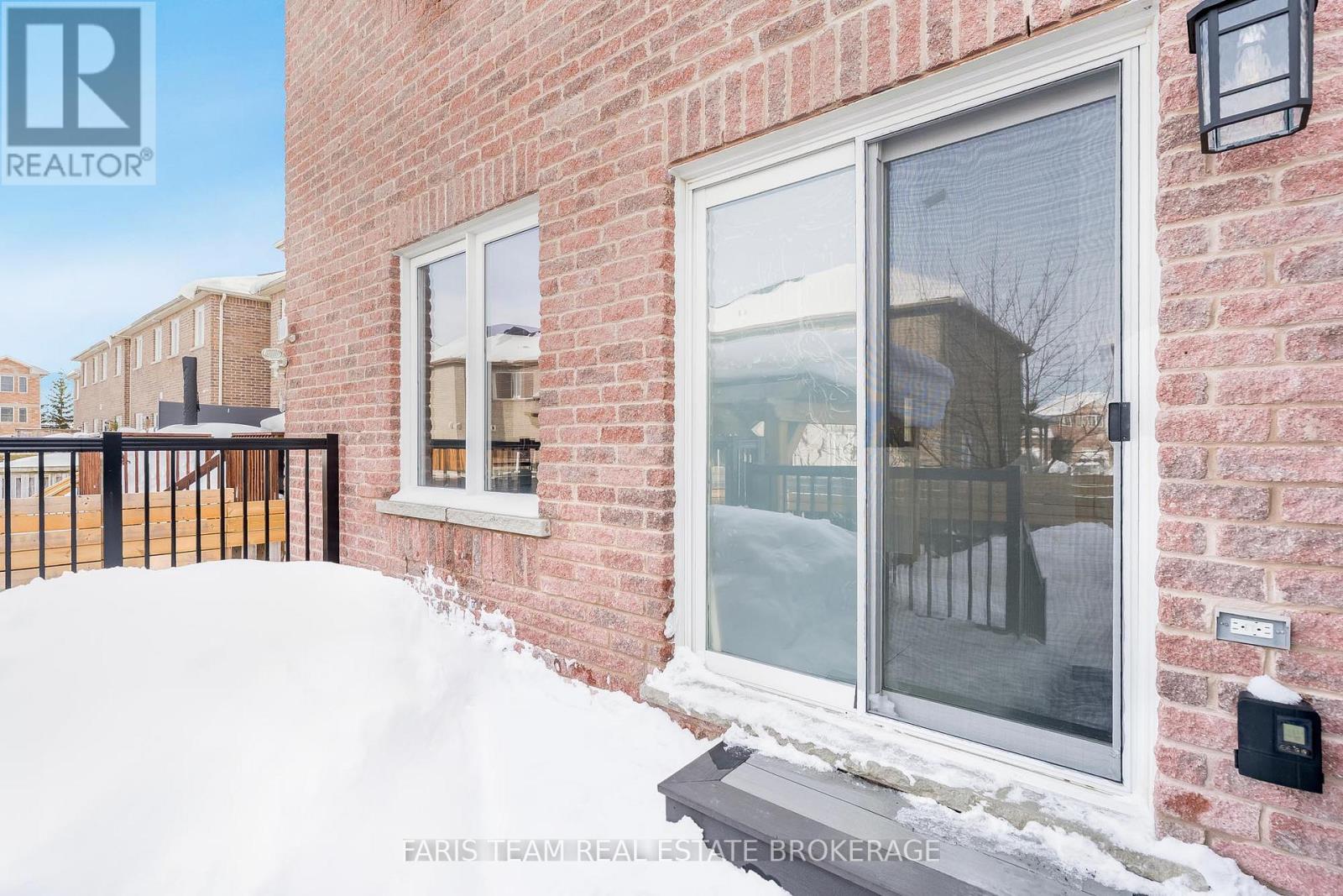 104 Stanley Street, Barrie, Ontario  L4M 6V5 - Photo 28 - S12808604