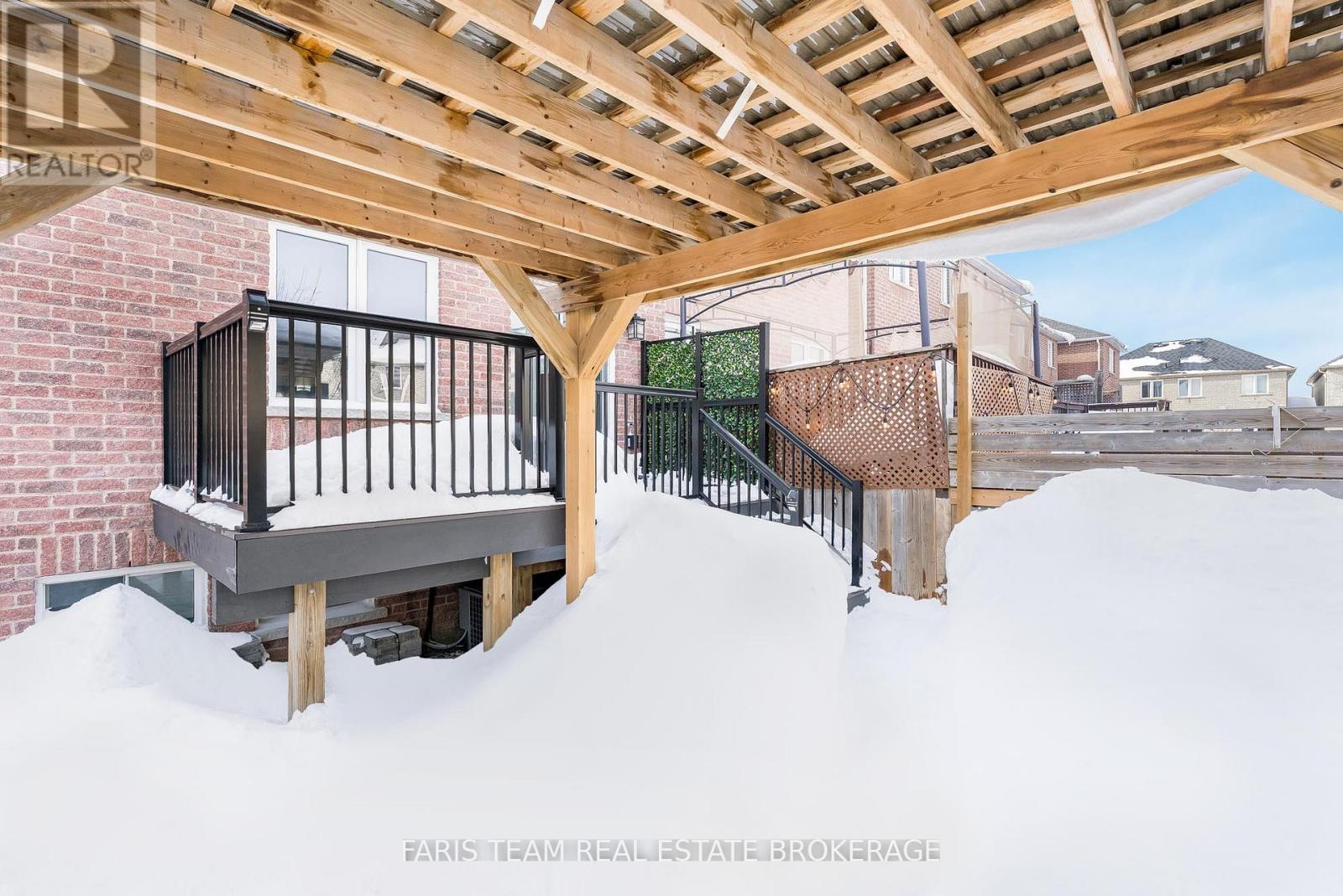 104 Stanley Street, Barrie, Ontario  L4M 6V5 - Photo 32 - S12808604