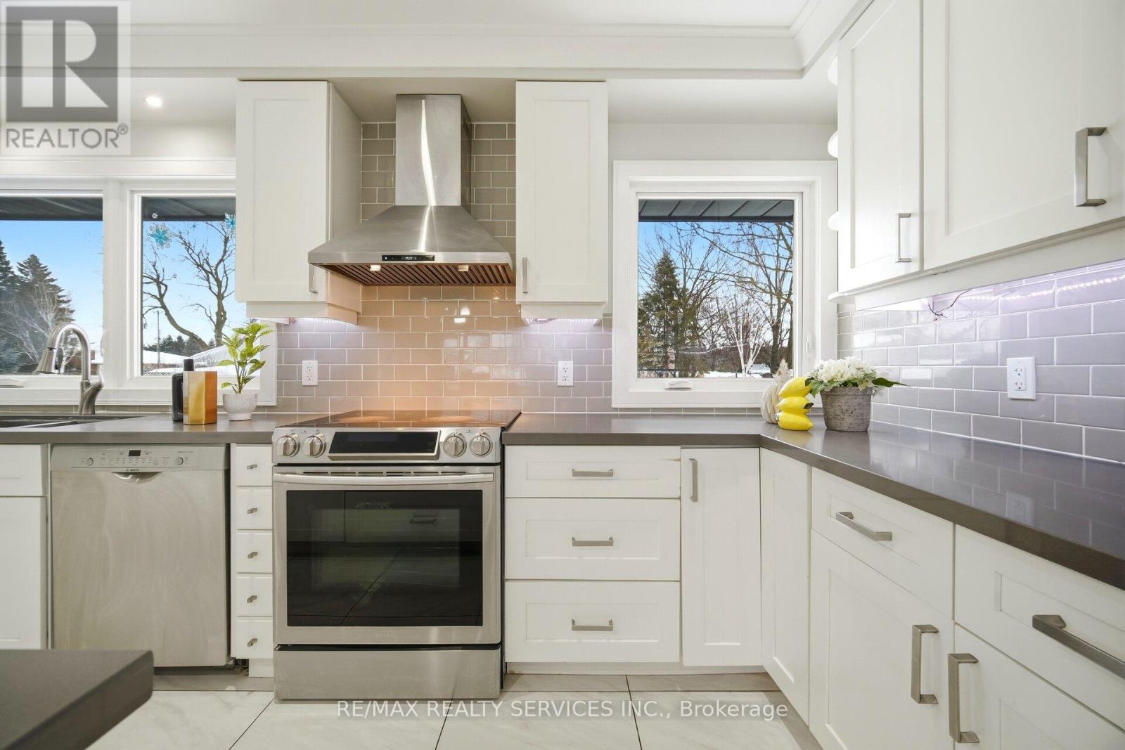 6037 Old Church Road, Caledon, Ontario  L7C 1H8 - Photo 15 - W12808600