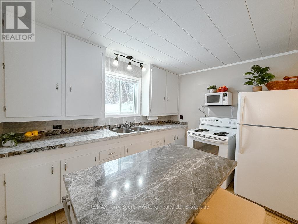 4 Butler Street, Whitestone, Ontario  P0A 1G0 - Photo 8 - X12808620