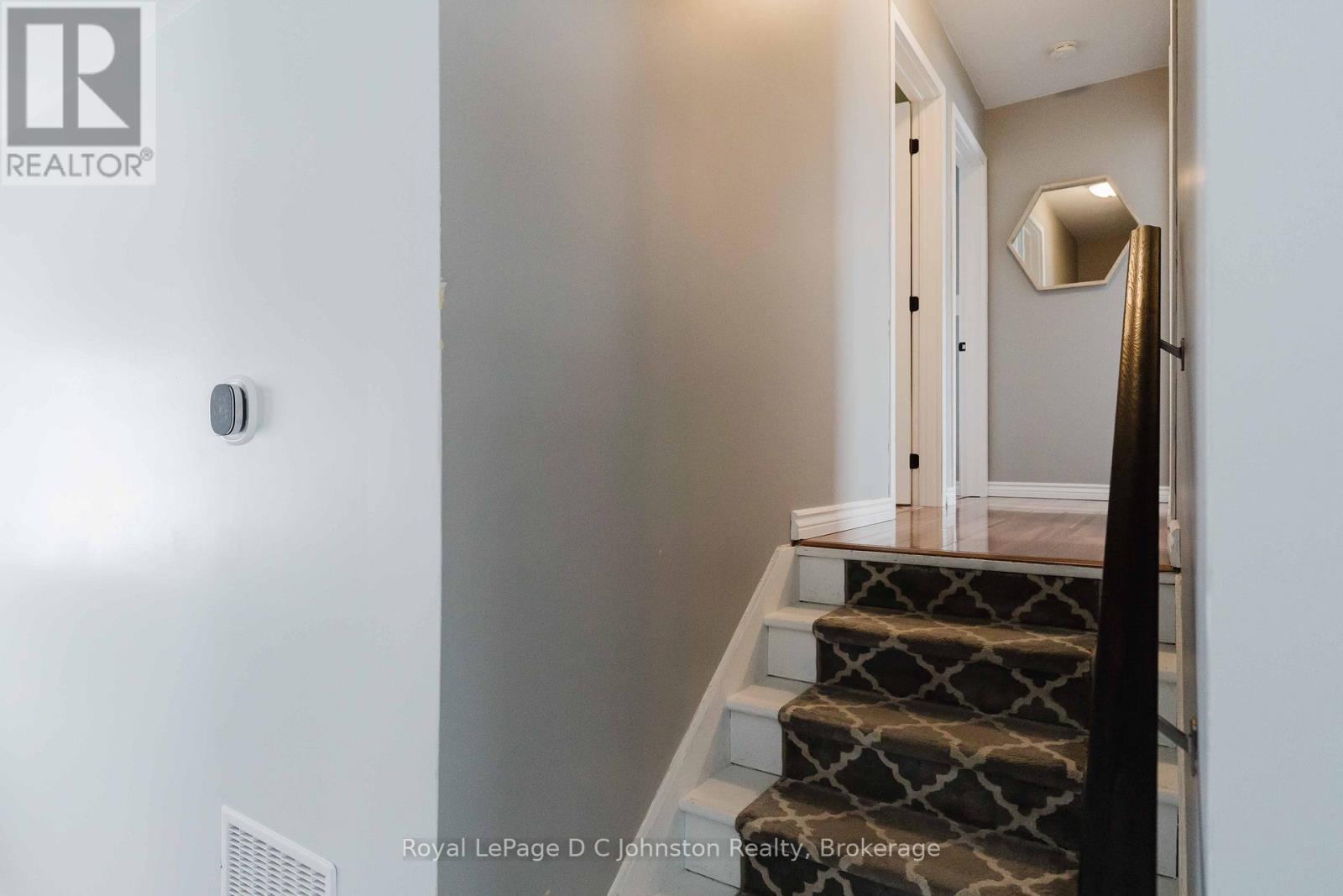 33 Alice Street, South Bruce Peninsula, Ontario  N0H 1A0 - Photo 12 - X12808642