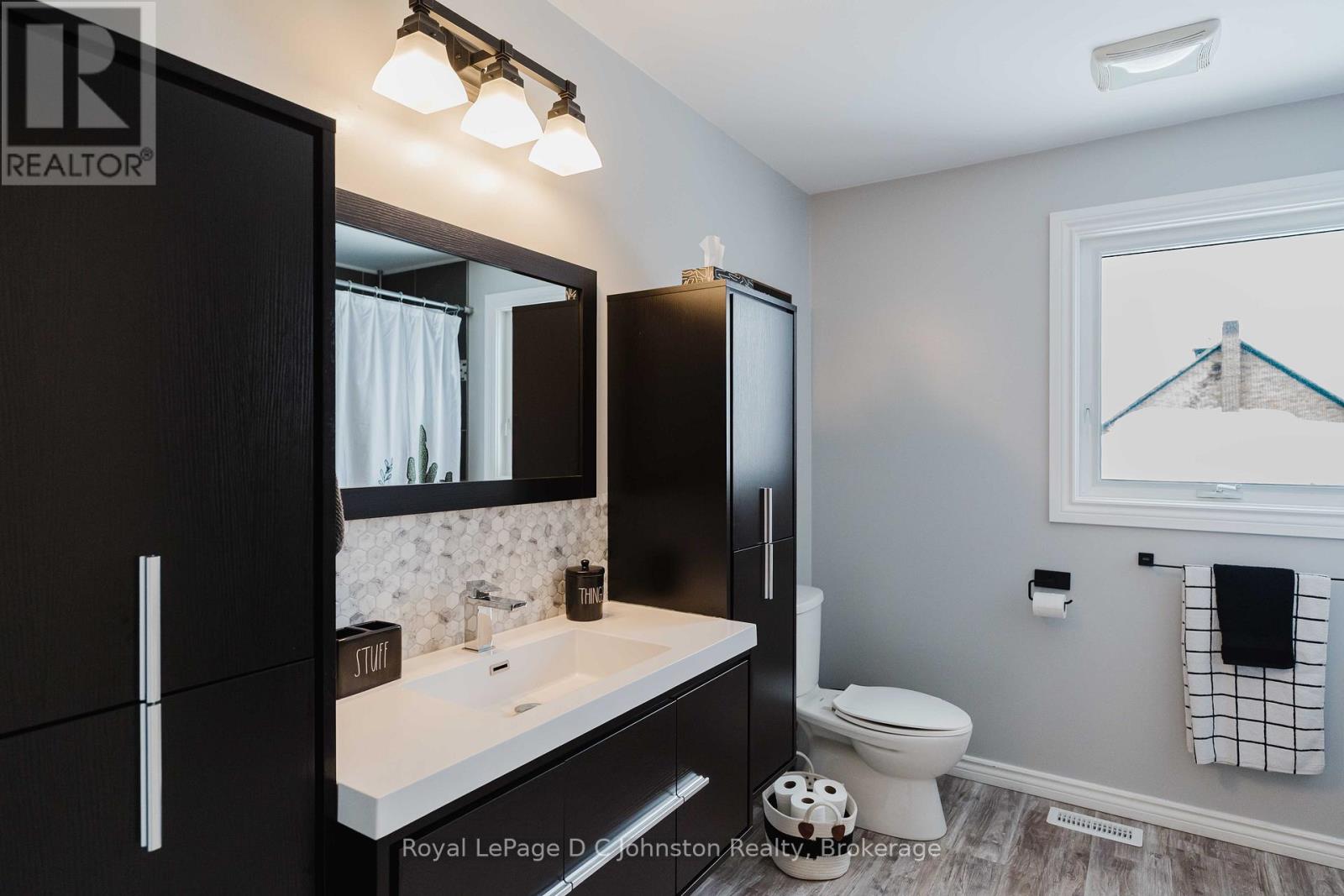 33 Alice Street, South Bruce Peninsula, Ontario  N0H 1A0 - Photo 13 - X12808642