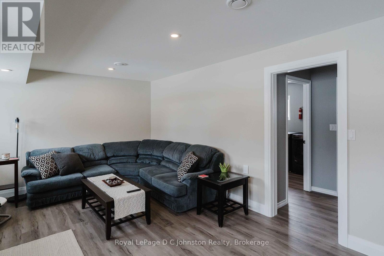 33 Alice Street, South Bruce Peninsula, Ontario  N0H 1A0 - Photo 23 - X12808642