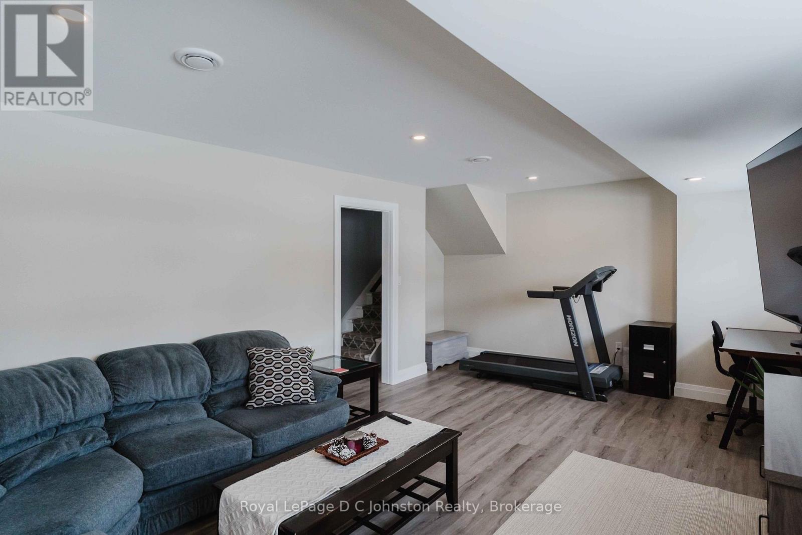 33 Alice Street, South Bruce Peninsula, Ontario  N0H 1A0 - Photo 24 - X12808642