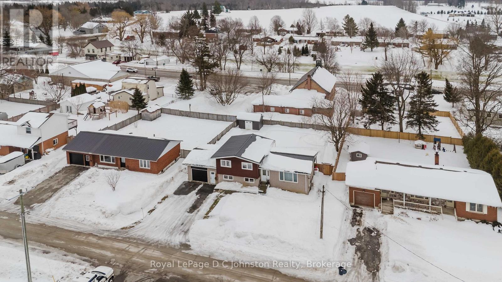 33 Alice Street, South Bruce Peninsula, Ontario  N0H 1A0 - Photo 32 - X12808642