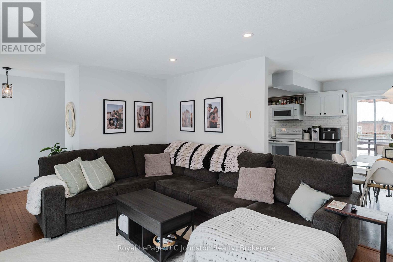 33 Alice Street, South Bruce Peninsula, Ontario  N0H 1A0 - Photo 5 - X12808642