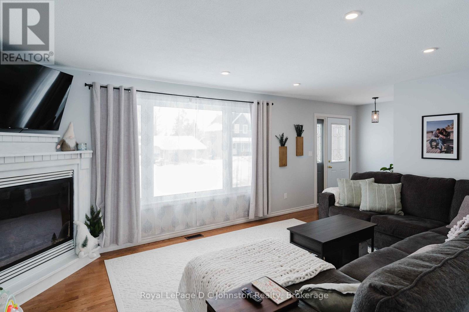 33 Alice Street, South Bruce Peninsula, Ontario  N0H 1A0 - Photo 6 - X12808642