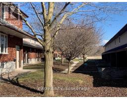 8 - 215 MCNAB STREET, brockton, Ontario