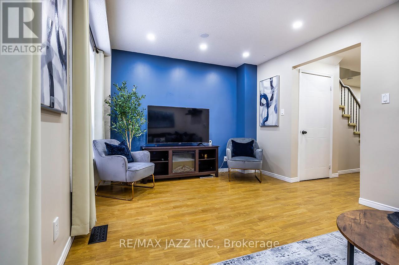 33 Mossgrove Court, Clarington, Ontario  L1E 1P4 - Photo 13 - E12808656