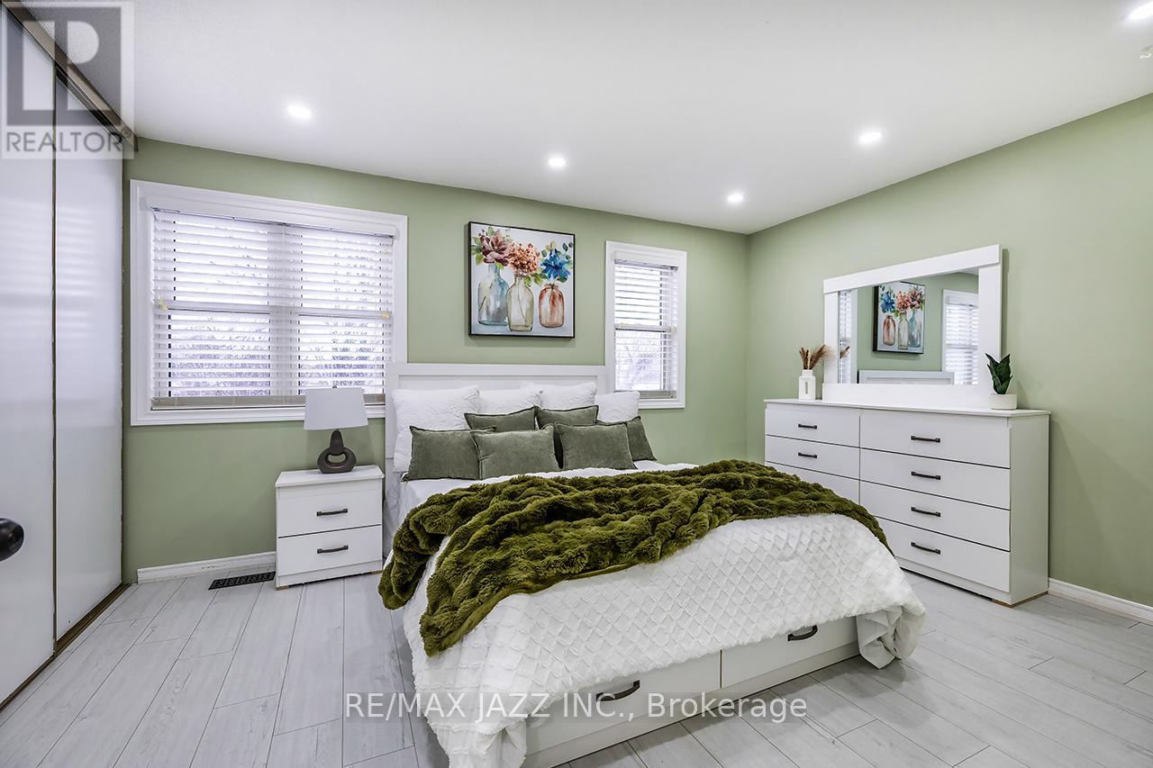 33 Mossgrove Court, Clarington, Ontario  L1E 1P4 - Photo 17 - E12808656