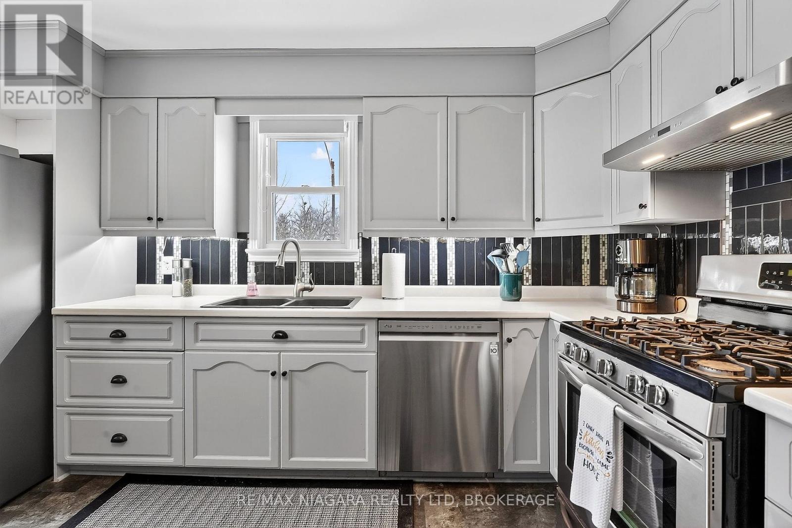 809 Broadway Street, Welland, Ontario  L3C 5M9 - Photo 5 - X12808628