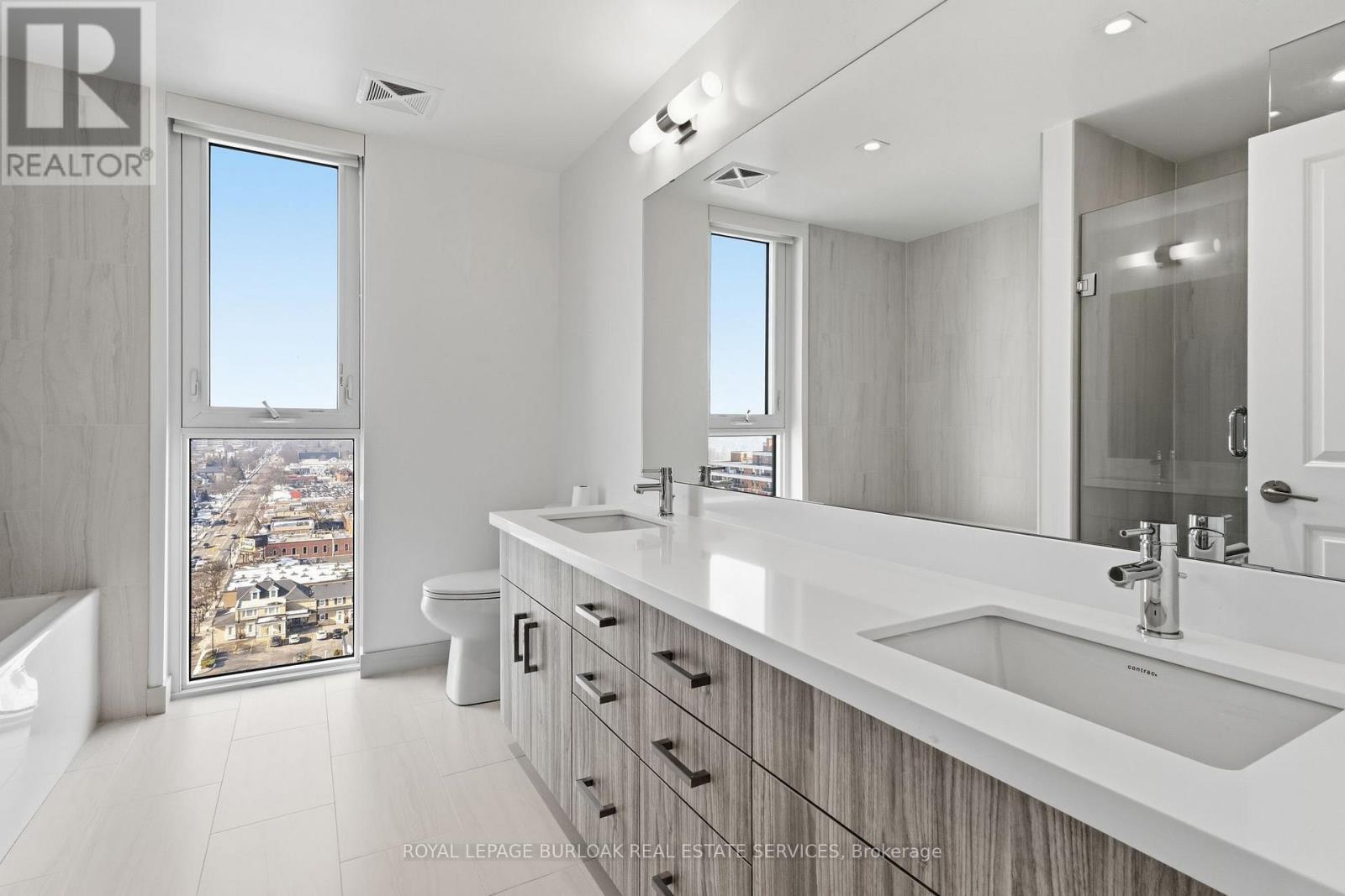 1407 - 2007 James Street, Burlington, Ontario  L7R 0G7 - Photo 16 - W12807268