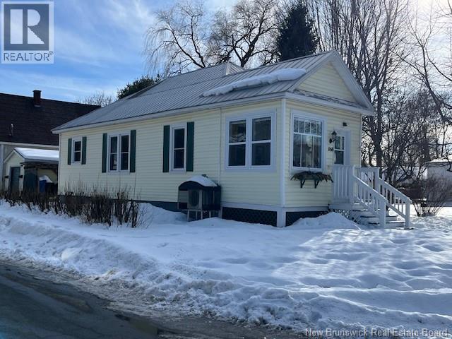 168 Henry Street, Fredericton, New Brunswick E3A 3J3 - Photo 2 - NB133938