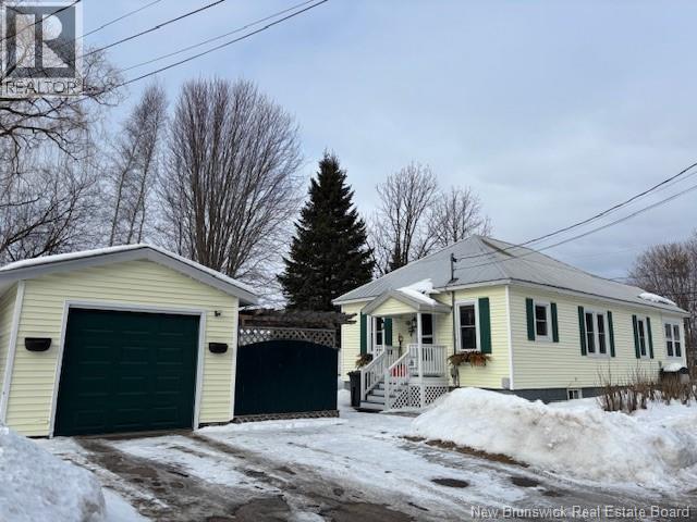 168 Henry Street, Fredericton, New Brunswick E3A 3J3 - Photo 3 - NB133938