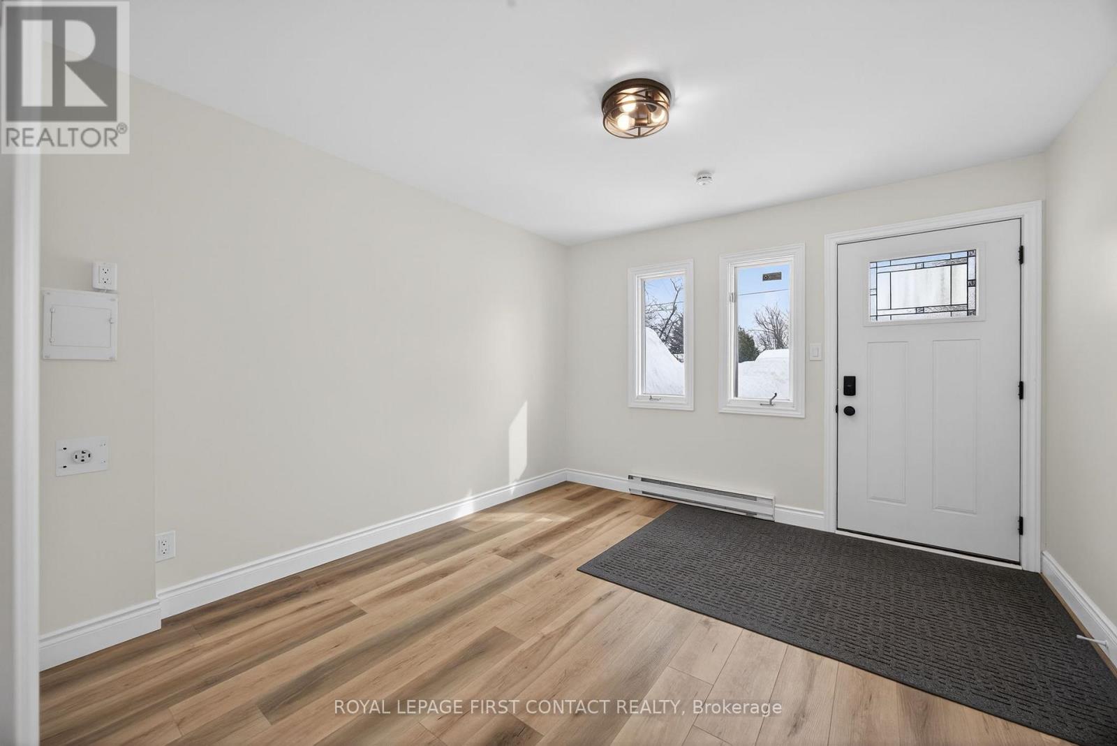 4 Wallis Street, Oro-Medonte (Warminister), Ontario  L0K 2G0 - Photo 21 - S12808638