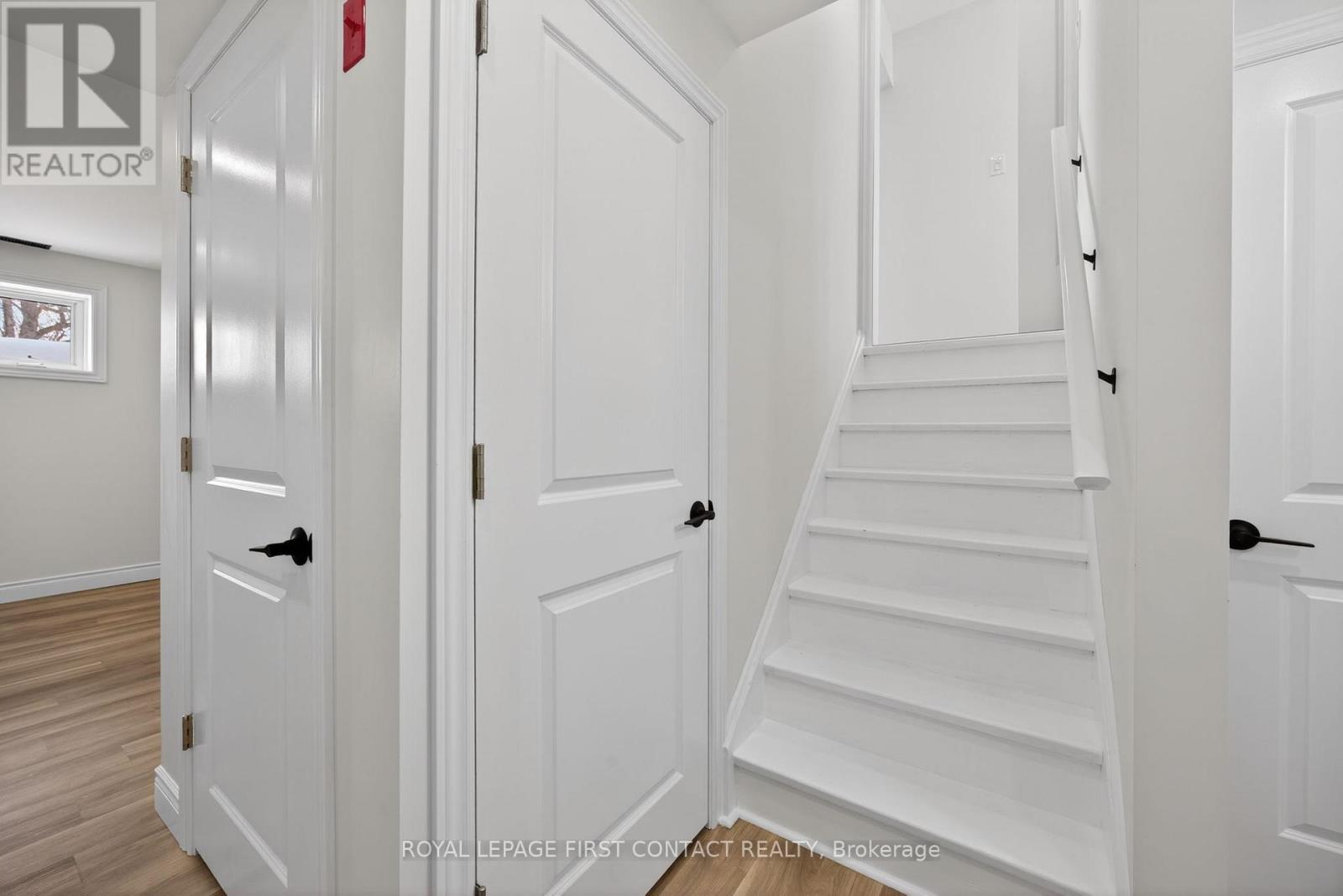 4 Wallis Street, Oro-Medonte (Warminister), Ontario  L0K 2G0 - Photo 29 - S12808638