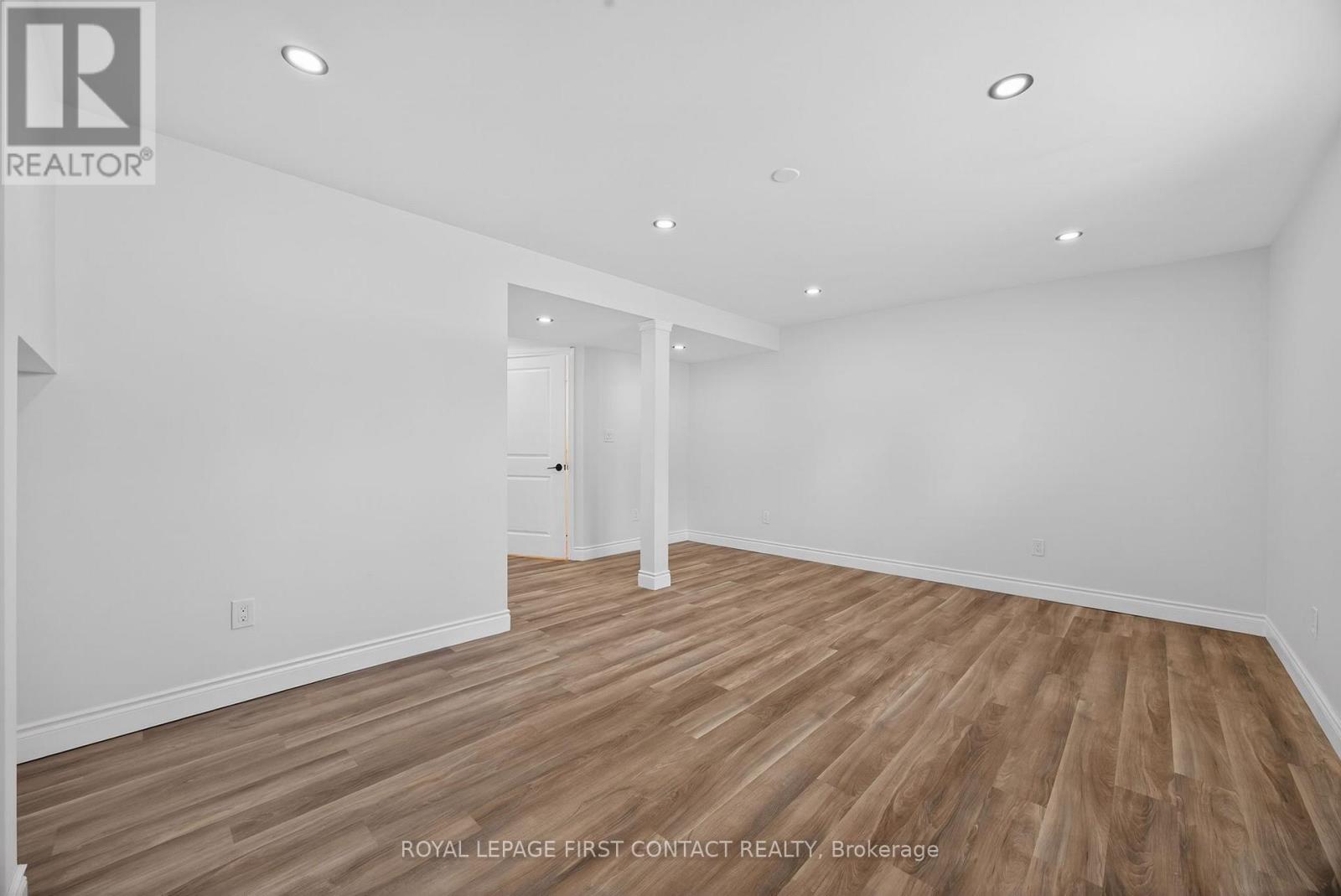 4 Wallis Street, Oro-Medonte (Warminister), Ontario  L0K 2G0 - Photo 32 - S12808638