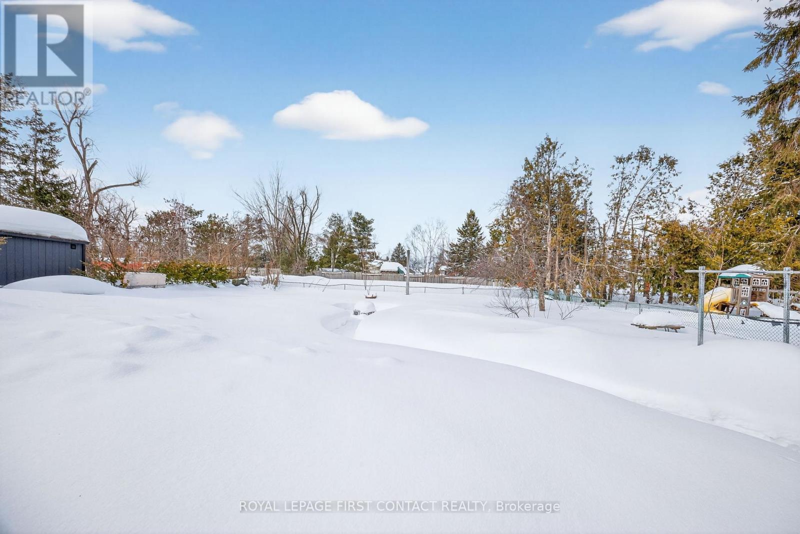 4 Wallis Street, Oro-Medonte (Warminister), Ontario  L0K 2G0 - Photo 37 - S12808638