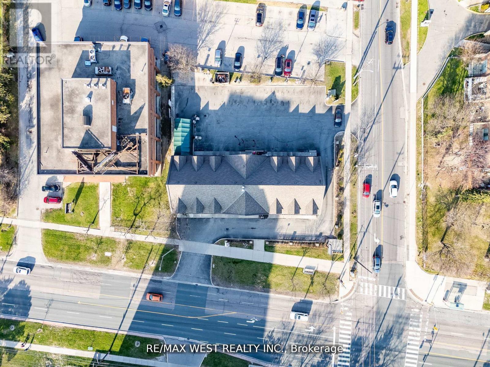 2800 Jane Street, Toronto, Ontario M3N 2H9 - Photo 4 - W12808644