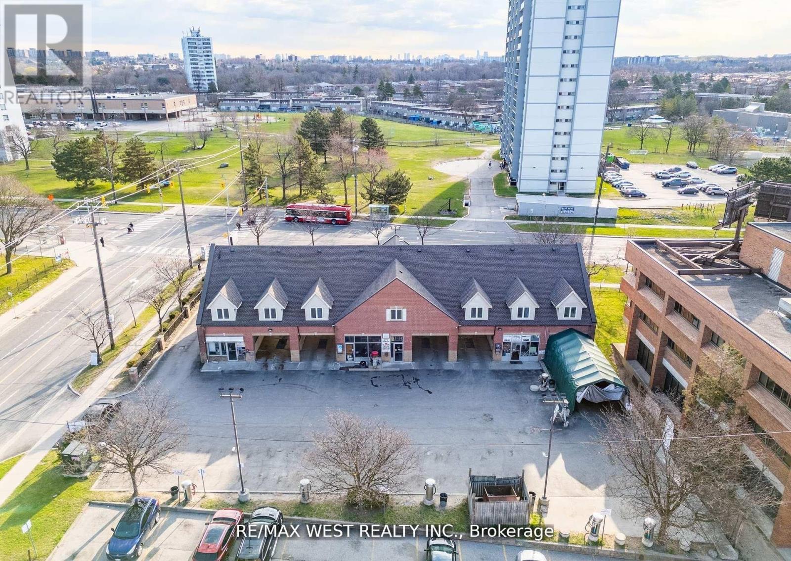 2800 Jane Street, Toronto, Ontario M3N 2H9 - Photo 6 - W12808644