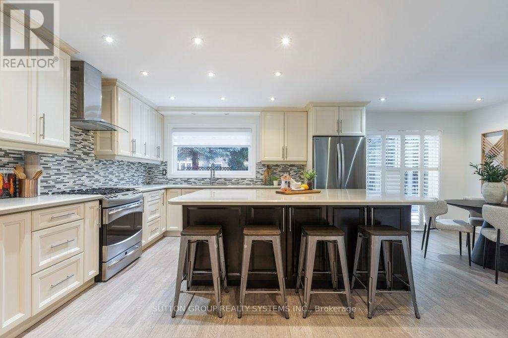 2957 Caradoc Lane, Oakville, Ontario  L6J 6V6 - Photo 12 - W12808654