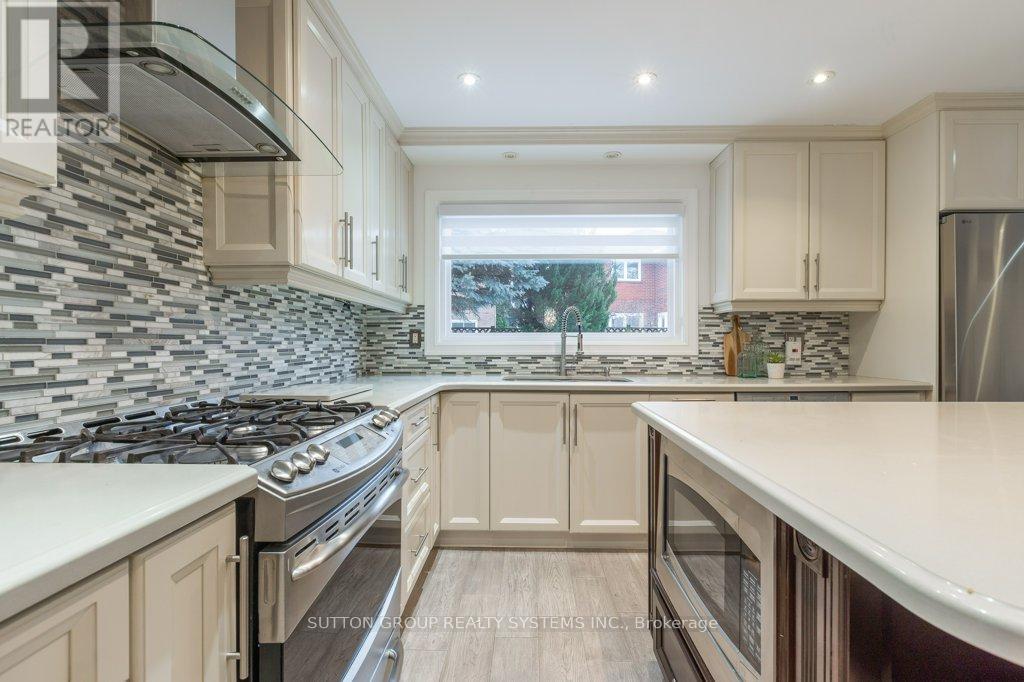 2957 Caradoc Lane, Oakville, Ontario  L6J 6V6 - Photo 13 - W12808654