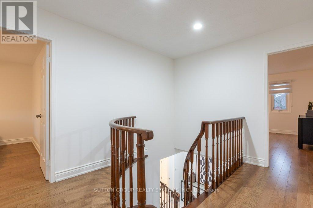 2957 Caradoc Lane, Oakville, Ontario  L6J 6V6 - Photo 27 - W12808654