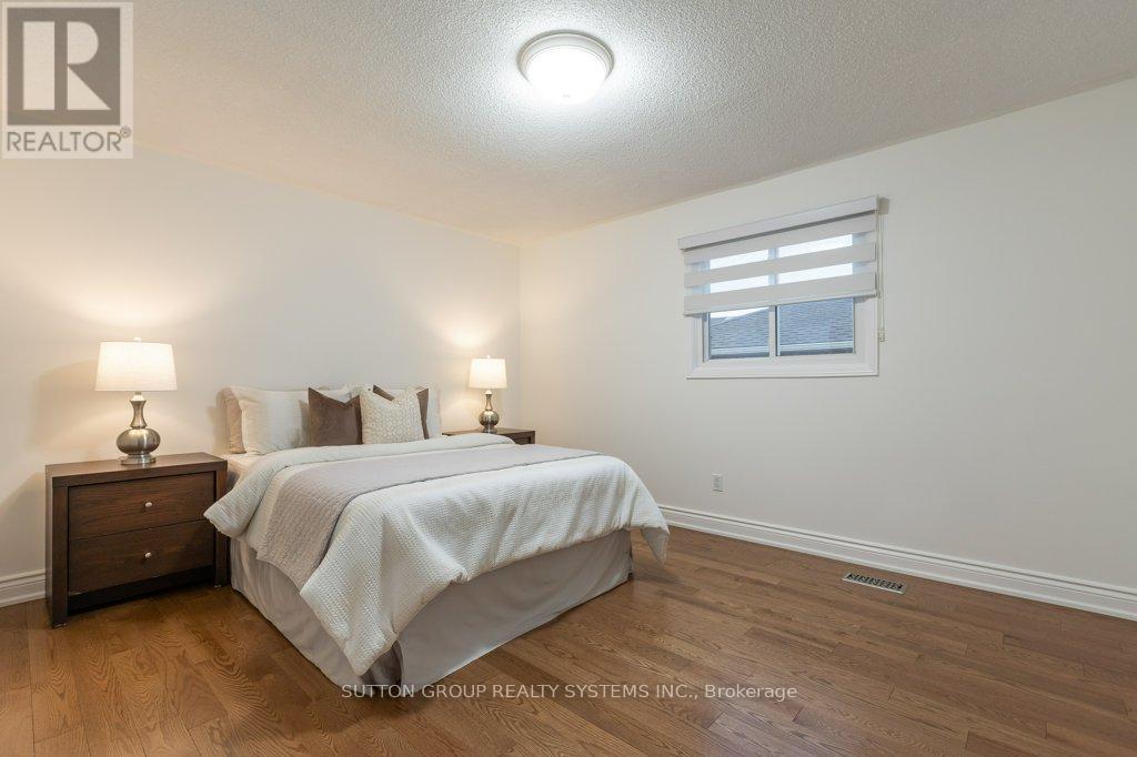 2957 Caradoc Lane, Oakville, Ontario  L6J 6V6 - Photo 34 - W12808654