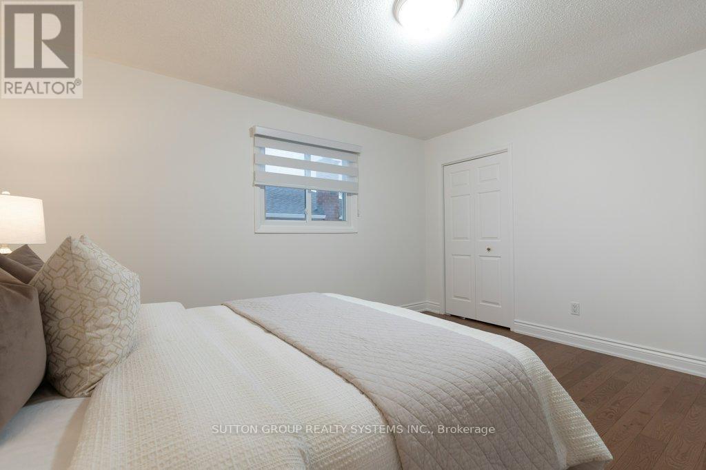 2957 Caradoc Lane, Oakville, Ontario  L6J 6V6 - Photo 35 - W12808654