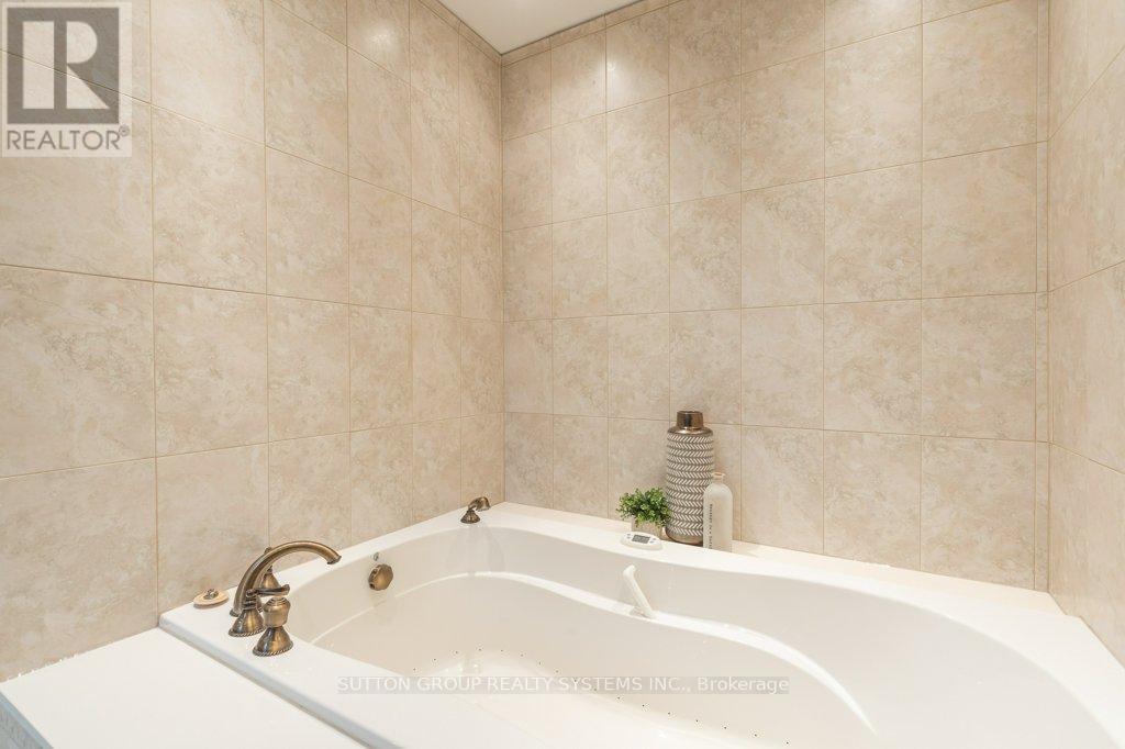 2957 Caradoc Lane, Oakville, Ontario  L6J 6V6 - Photo 42 - W12808654