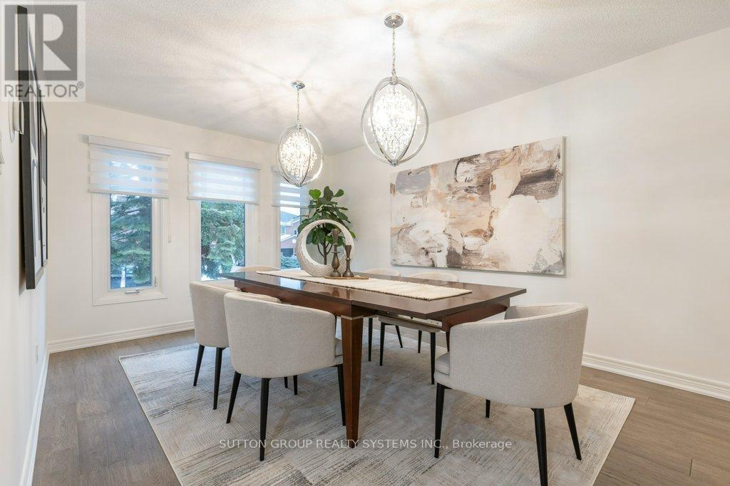 2957 Caradoc Lane, Oakville, Ontario  L6J 6V6 - Photo 5 - W12808654