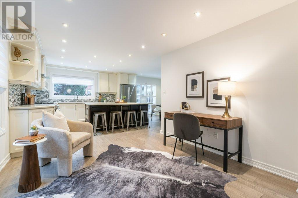 2957 Caradoc Lane, Oakville, Ontario  L6J 6V6 - Photo 7 - W12808654