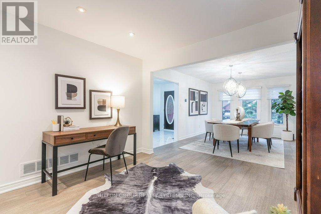 2957 Caradoc Lane, Oakville, Ontario  L6J 6V6 - Photo 8 - W12808654