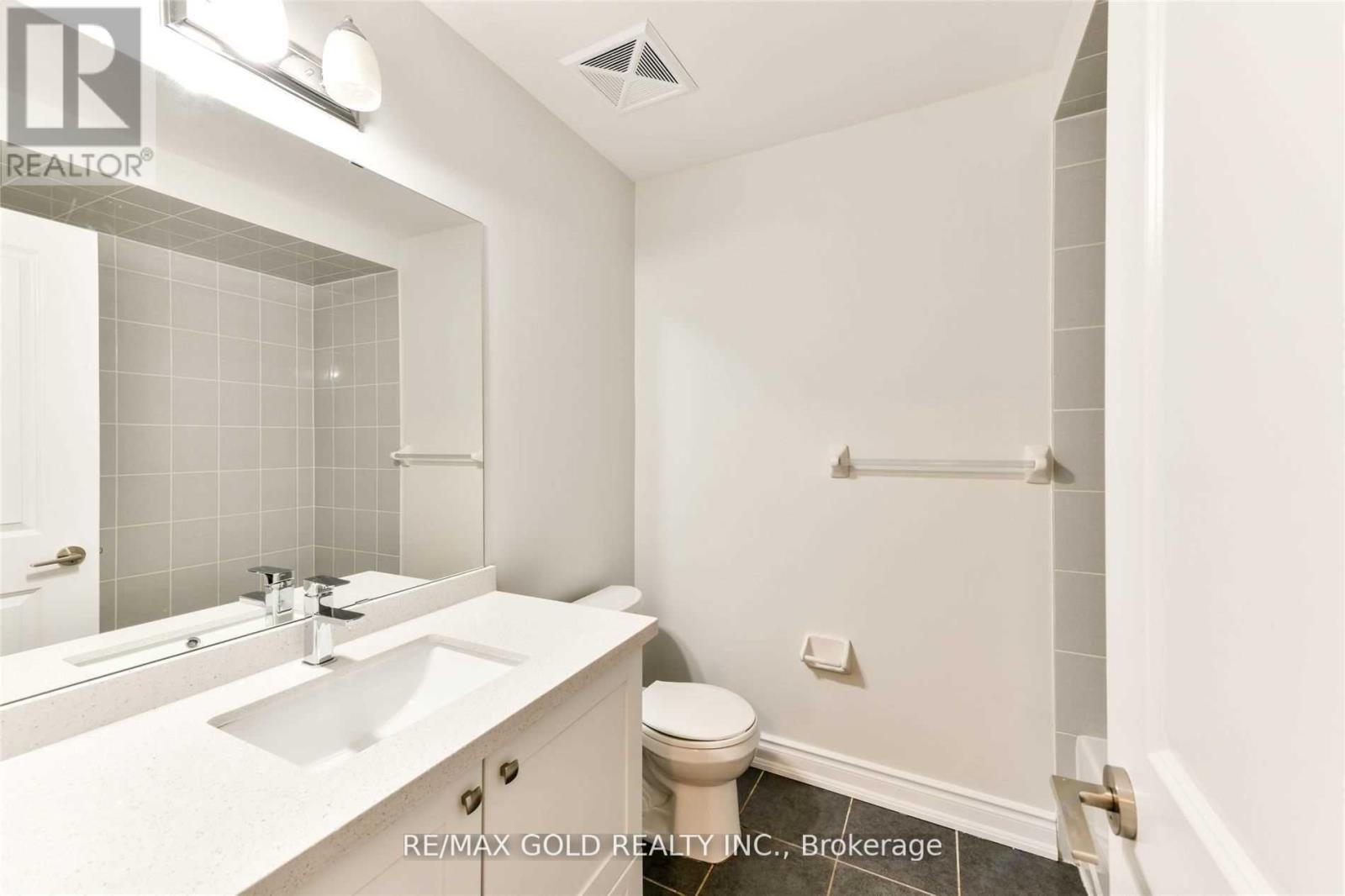 212 - 263 Georgian Drive, Oakville, Ontario  L6H 0L2 - Photo 18 - W12808664