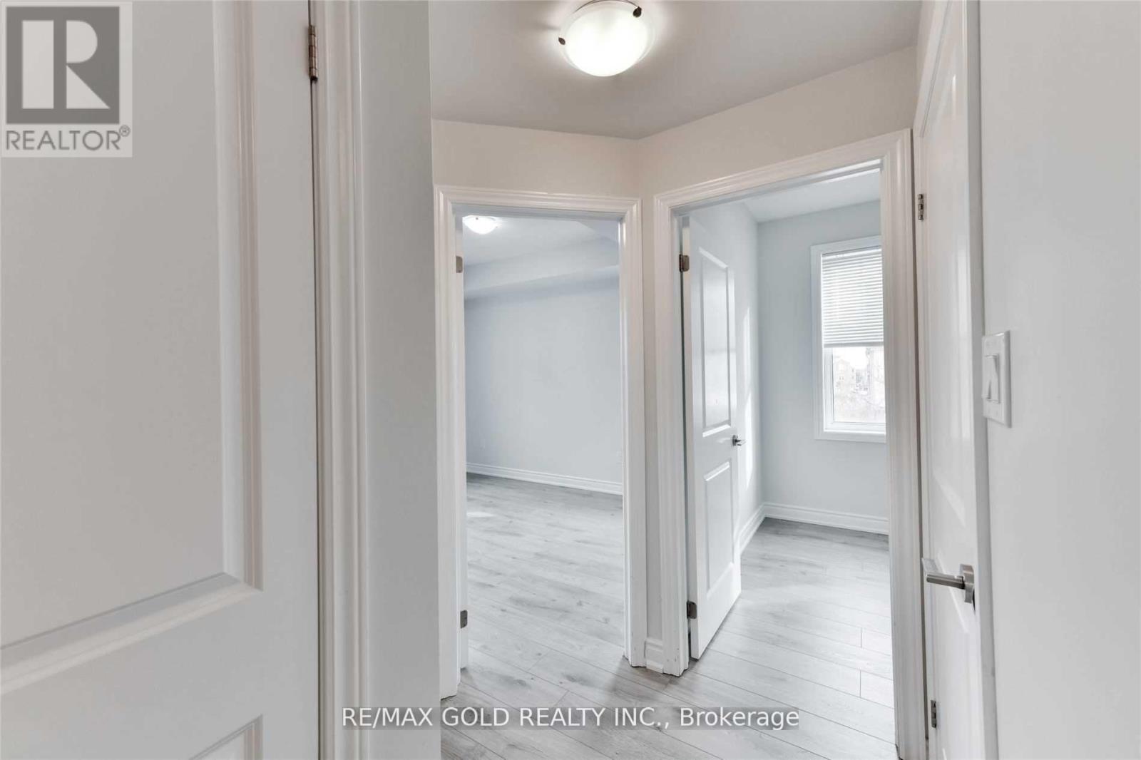 212 - 263 Georgian Drive, Oakville, Ontario  L6H 0L2 - Photo 19 - W12808664