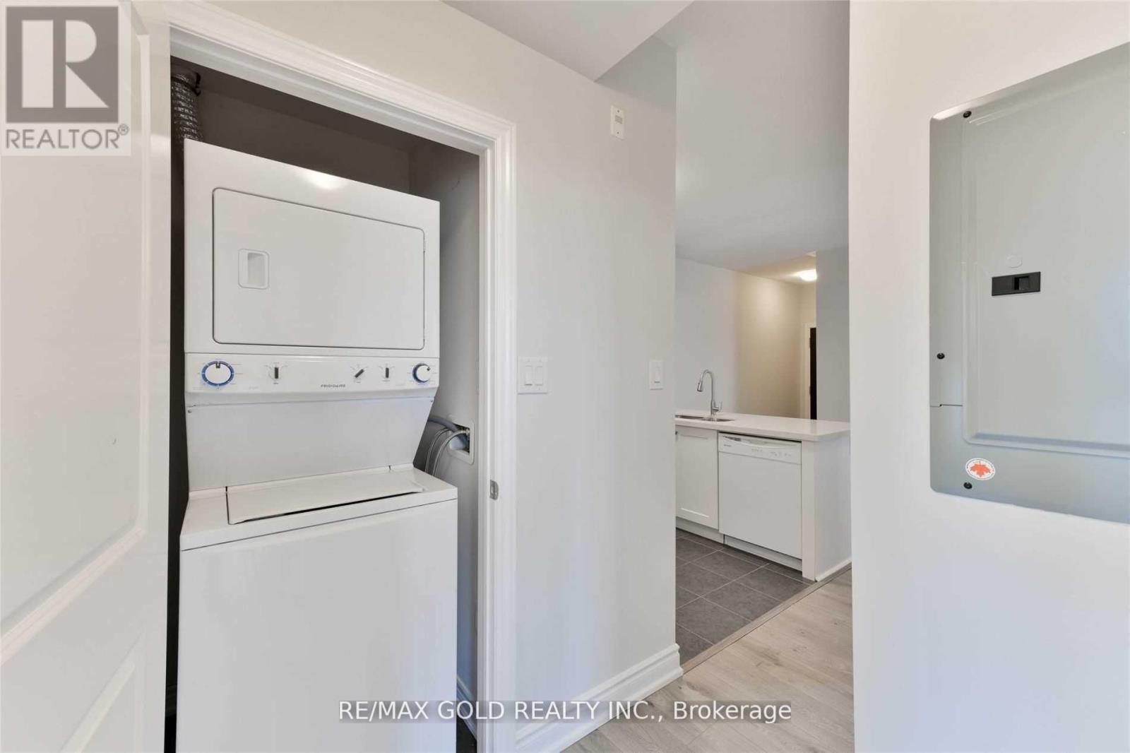 212 - 263 Georgian Drive, Oakville, Ontario  L6H 0L2 - Photo 20 - W12808664