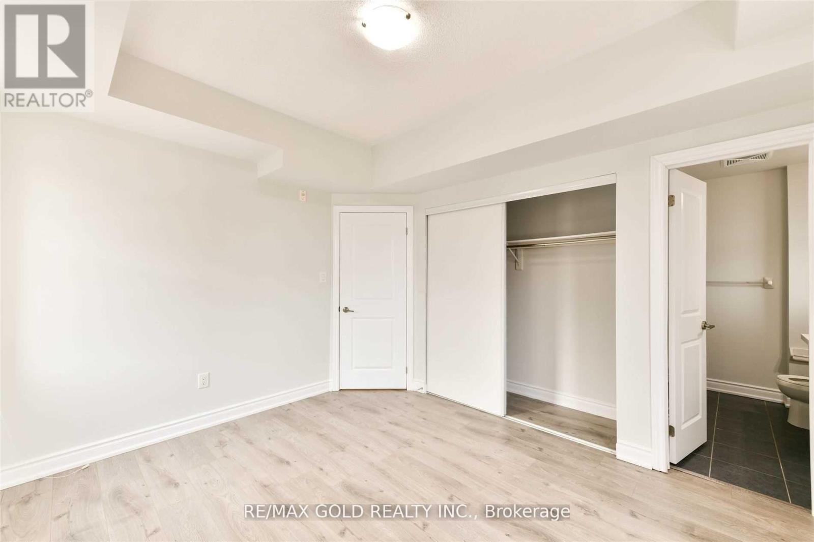 212 - 263 Georgian Drive, Oakville, Ontario  L6H 0L2 - Photo 26 - W12808664