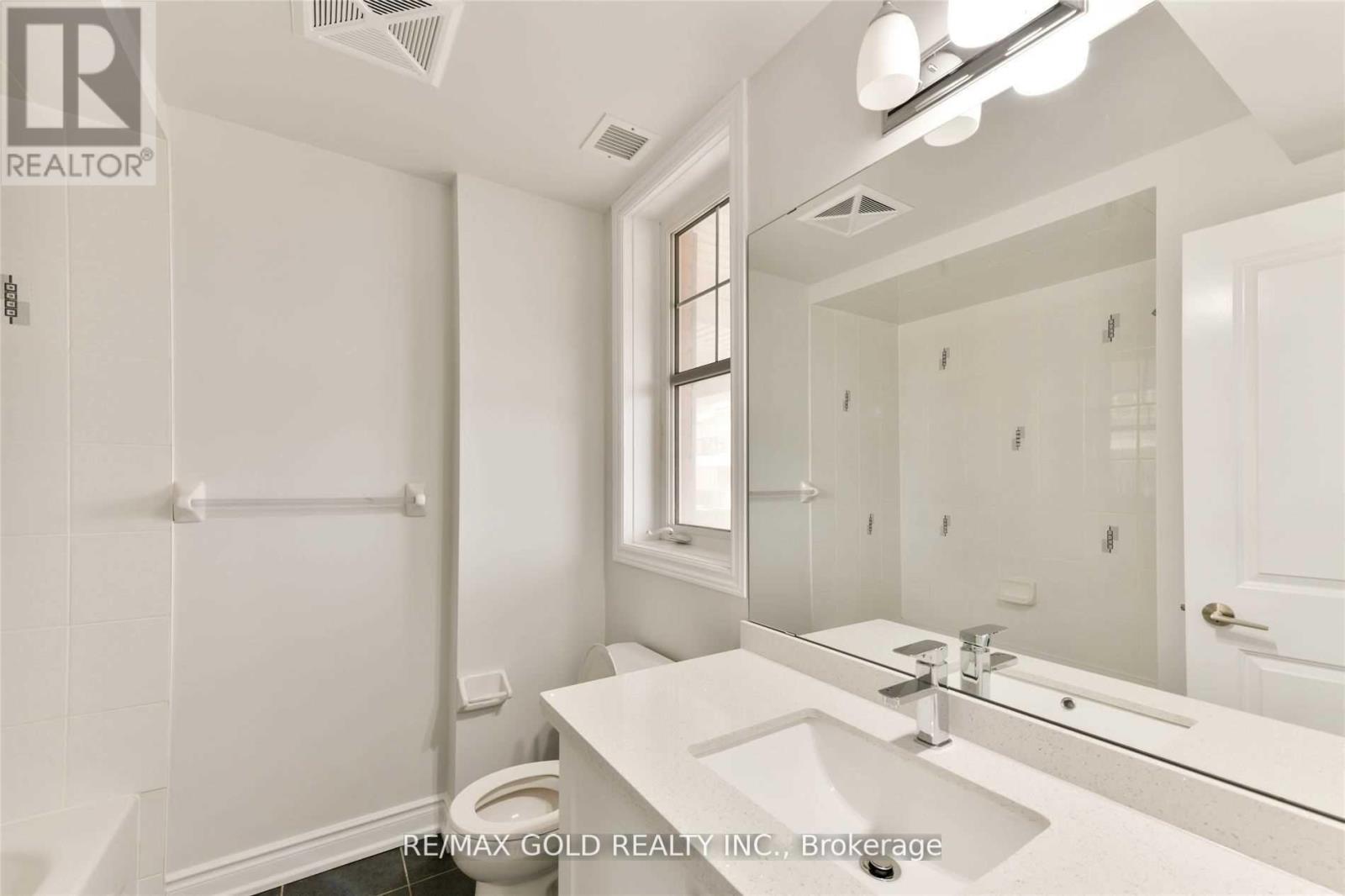 212 - 263 Georgian Drive, Oakville, Ontario  L6H 0L2 - Photo 29 - W12808664