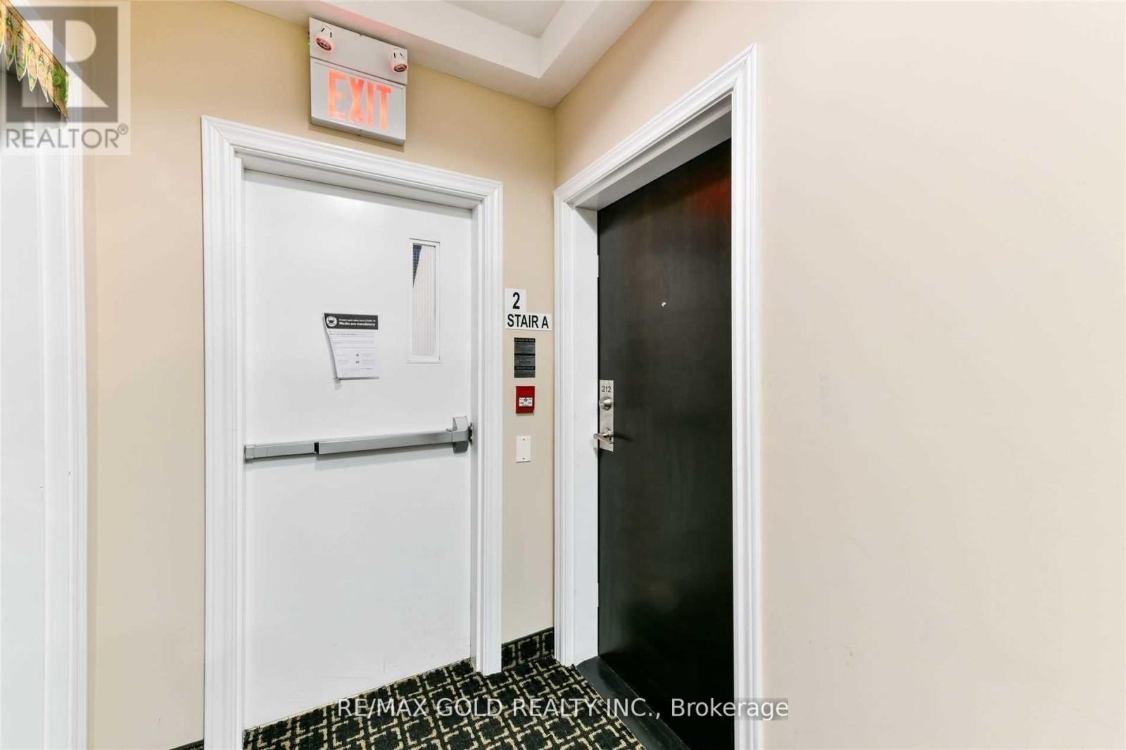 212 - 263 Georgian Drive, Oakville, Ontario  L6H 0L2 - Photo 3 - W12808664