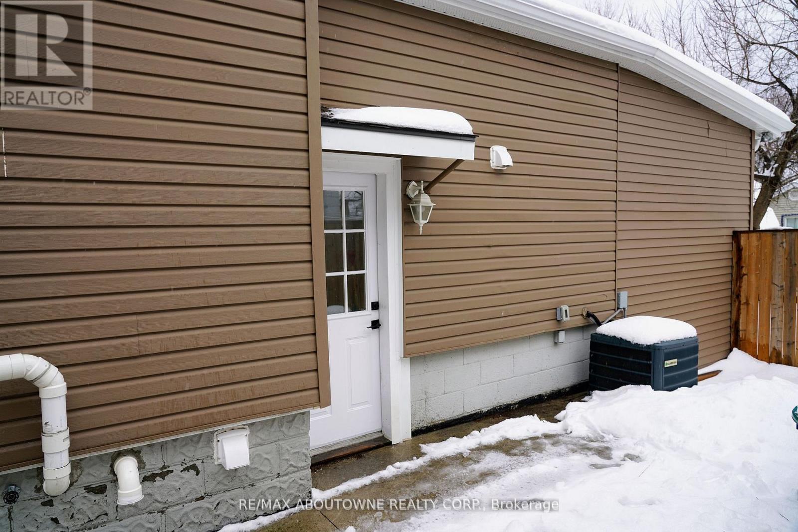 Lower - 93 East 31st Street, Hamilton, Ontario  L8V 3N9 - Photo 13 - X12808626