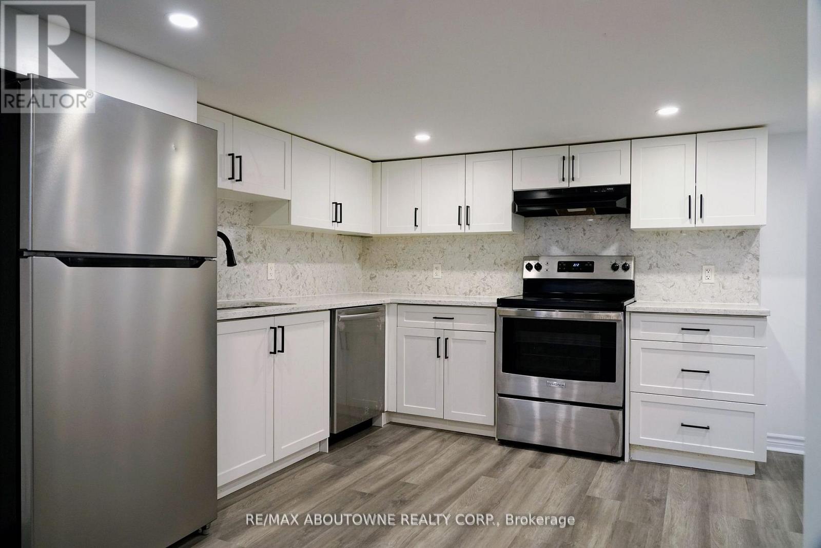 Lower - 93 East 31st Street, Hamilton, Ontario  L8V 3N9 - Photo 2 - X12808626