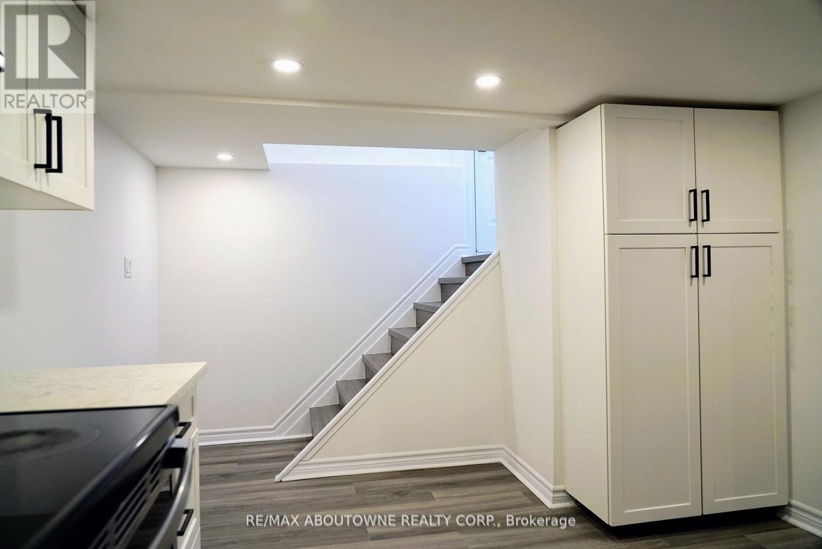 Lower - 93 East 31st Street, Hamilton, Ontario  L8V 3N9 - Photo 5 - X12808626