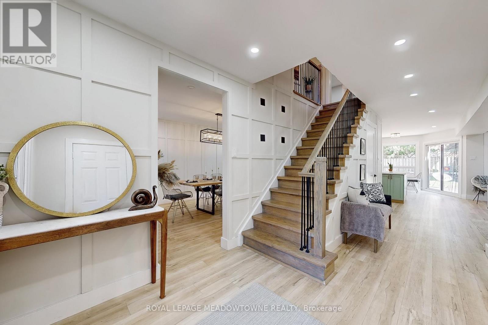 365 Celtic Drive, Hamilton, Ontario  L8E 4N1 - Photo 4 - X12808662