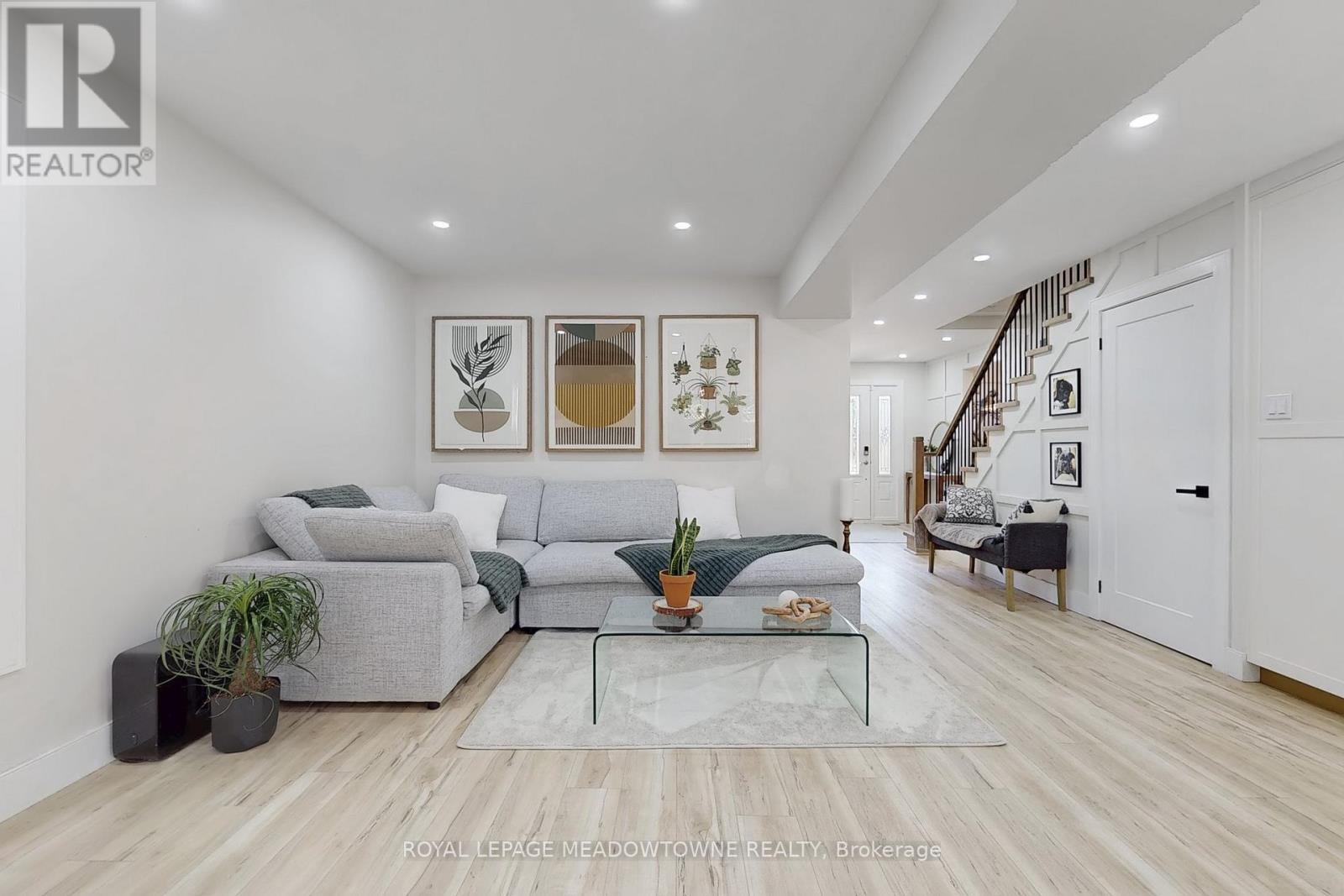 365 Celtic Drive, Hamilton, Ontario  L8E 4N1 - Photo 6 - X12808662