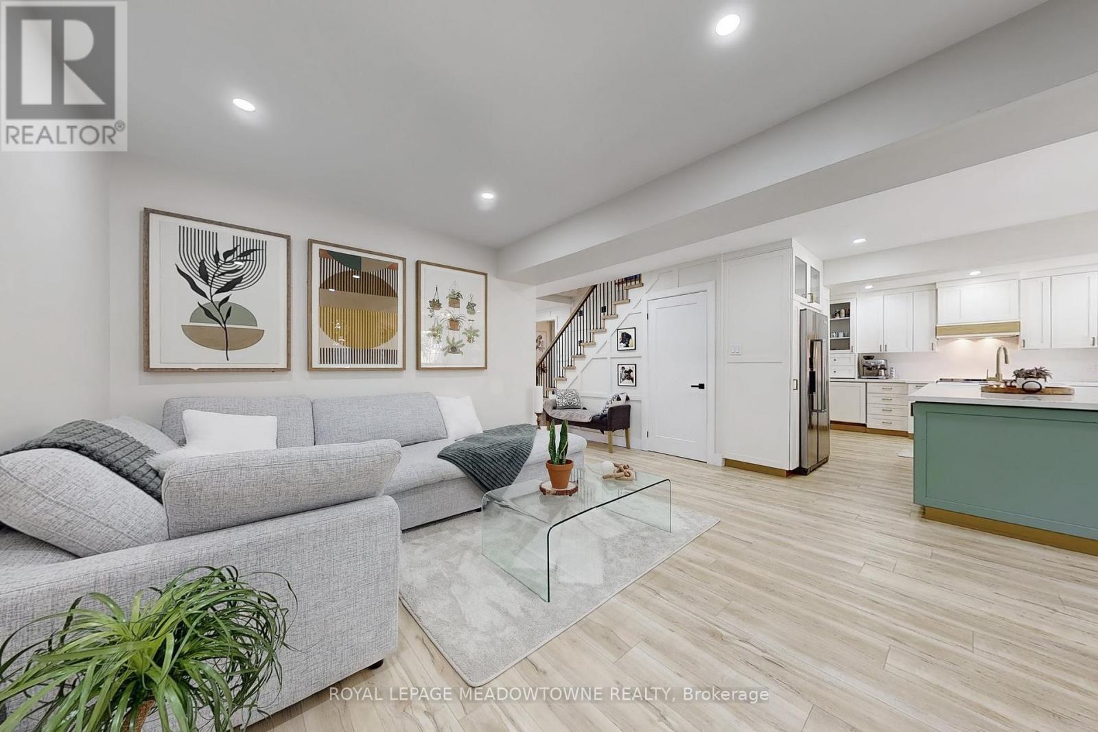 365 Celtic Drive, Hamilton, Ontario  L8E 4N1 - Photo 7 - X12808662