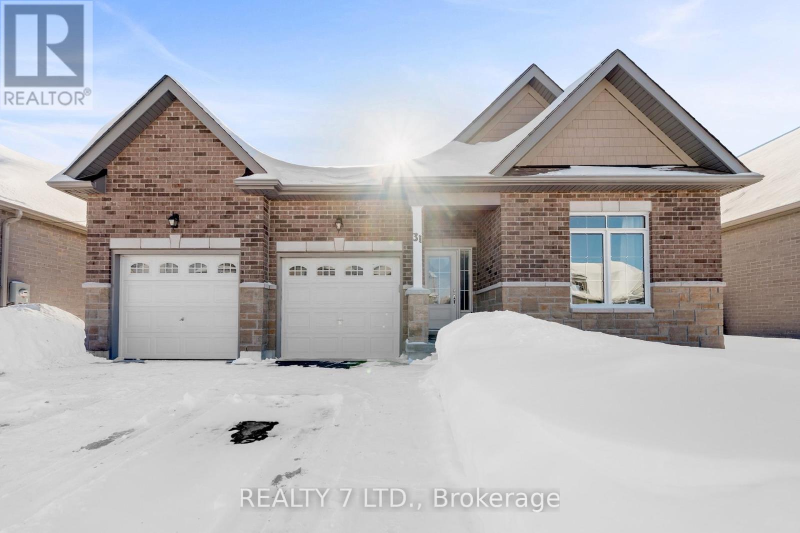 31 HILLCROFT WAY, Kawartha Lakes, Ontario