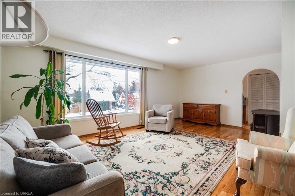 133 Burwell Street, Brantford, Ontario  N3T 4V2 - Photo 4 - 40784142