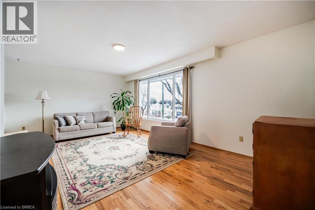 133 Burwell Street, Brantford, Ontario  N3T 4V2 - Photo 8 - 40784142