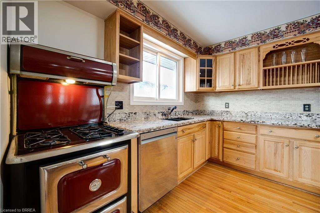 133 Burwell Street, Brantford, Ontario  N3T 4V2 - Photo 6 - 40784142